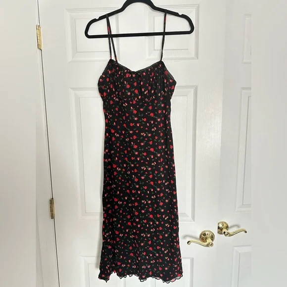 open lace back dress Nellie Mini Dress Black / Red Floral